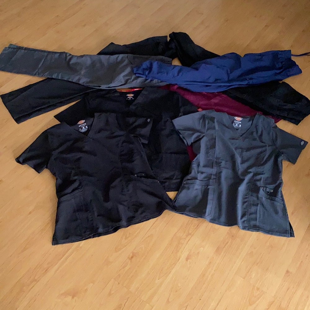 Bundle on never worn Dickies scrubs